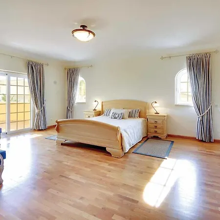 Sao Rafael Sleeps 8 Pool Air Con Wifi Patroves